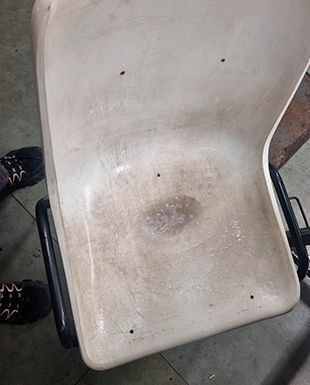 Silla de puesto de trabajo antes de la limpieza